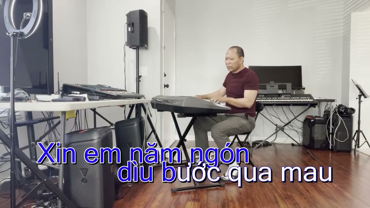 Yêu em giữa đời quên lãng ( St : Trường Sa )Karaoke tone nam C#m - Dm, N V Zero one Entertainment.