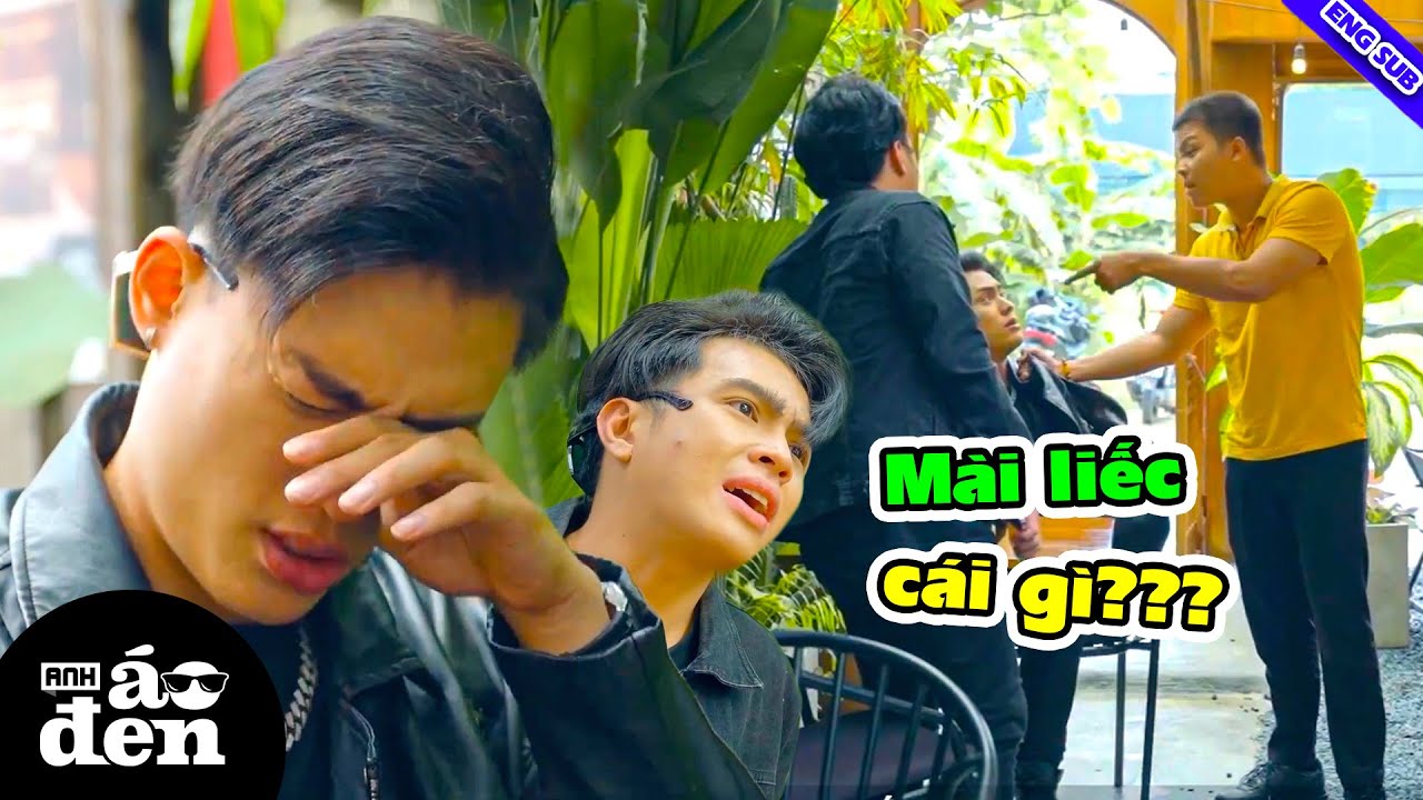 BỤI BAY VÀO MẮT, Anh Áo Đen Liền Bị YANG LAKE Túm Áo 