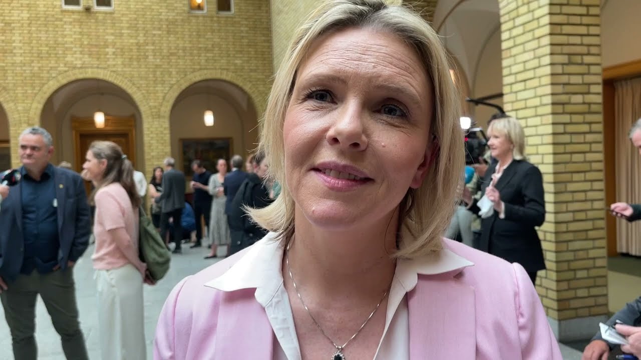 Raser mot manglende bensinpriskutt: – Vanlige folk blir flådd