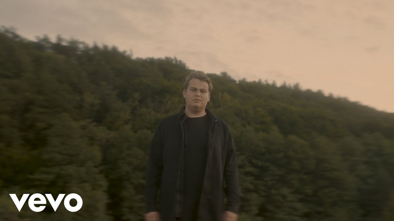 Martin C&iacute;sar - Nechaj ma &iacute;sť (prod. Paul Project) &ndash; Lyric video