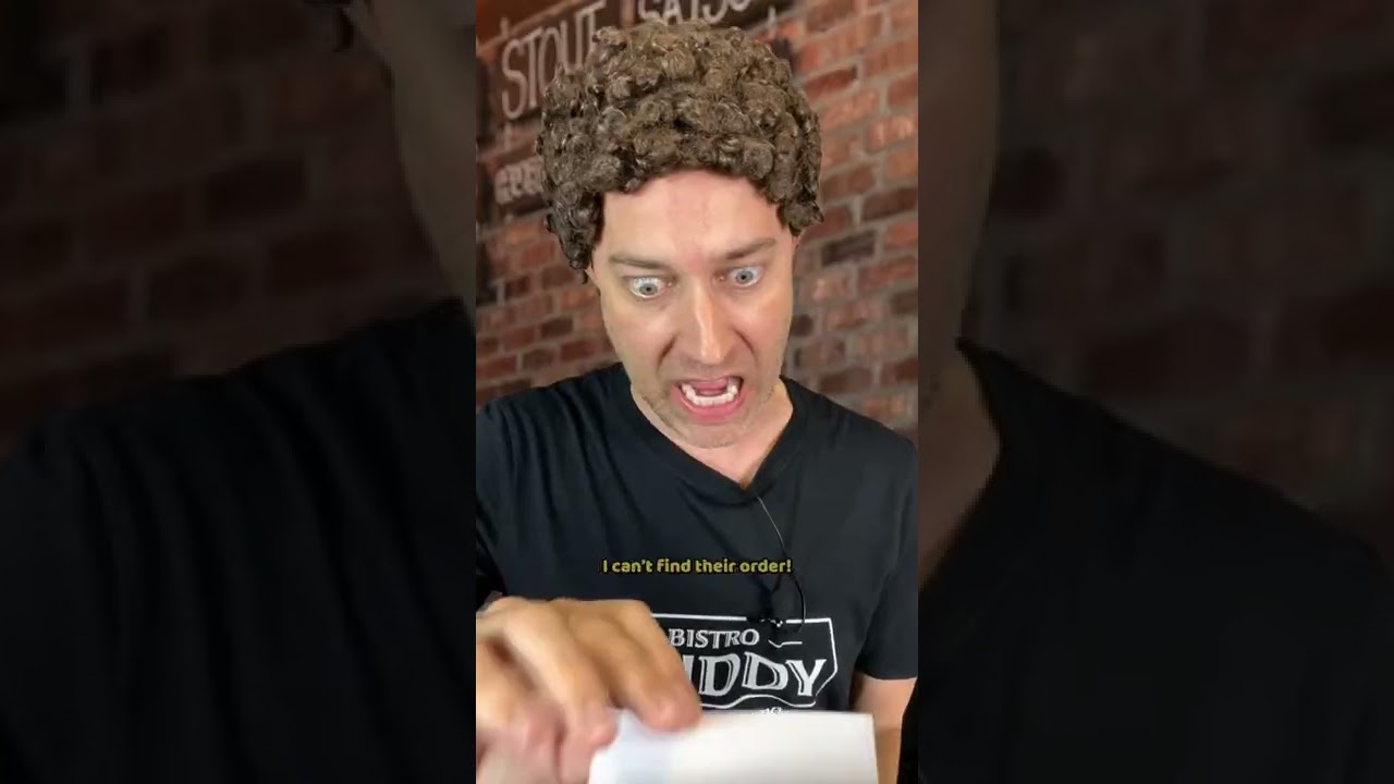 Бистро Хадди поднял микрофон