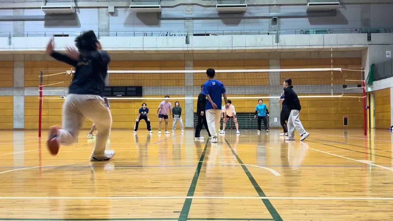 てく