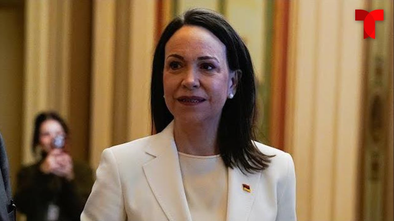 María Corina Machado habla con la prensa desde el Capitolio de EE. UU.