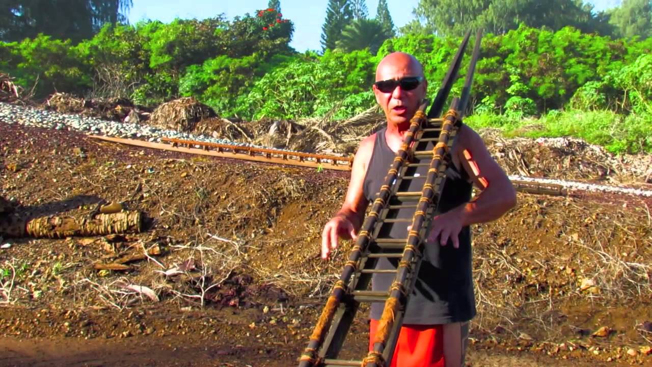 He'eholua: Hawaiian Sledding