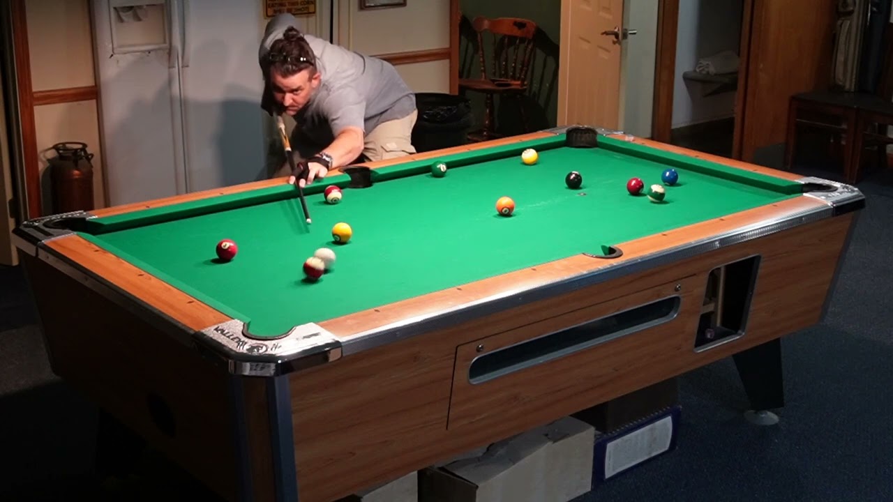 8 Ball Pool On 7 Foot Table.  Run Outs With Commentary