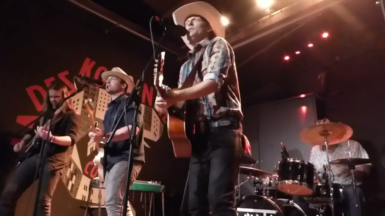 WAR HAYDEN & THE OUTLIERS  (Barcelona 21-11-2025)