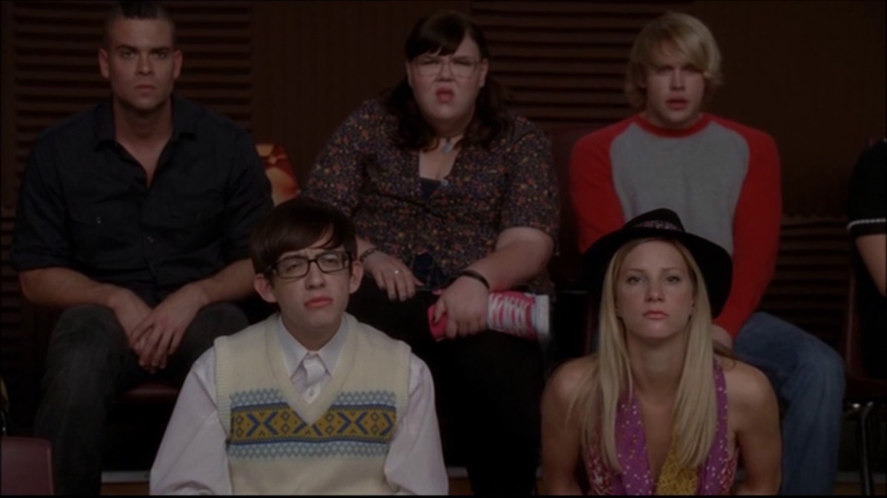 Glee - Rachel shows the glee club what her nose will look like after surgery 2x18