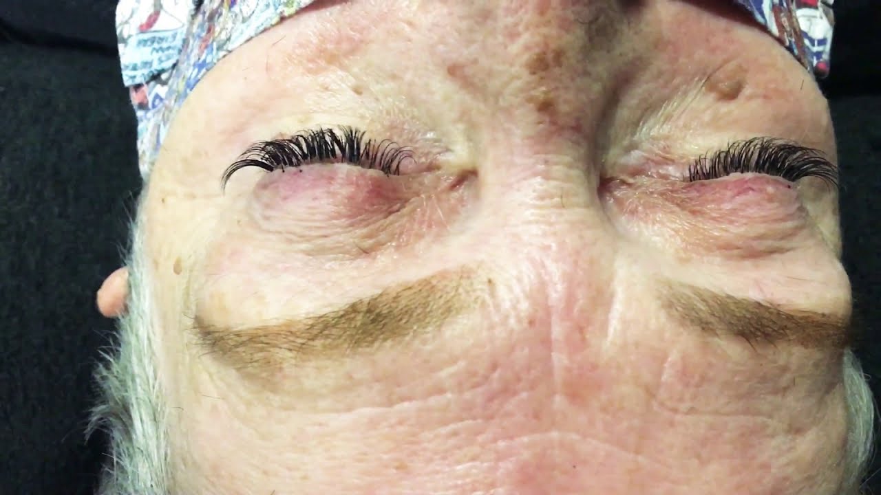 Wenkbrauwen epileren en verf Wimper extensions bij Kapsalonheng maar €35