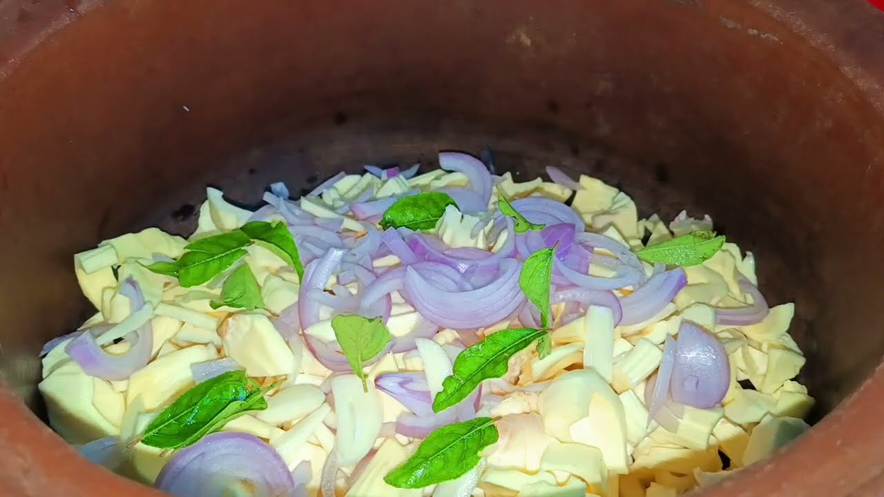 Creamy Jackfruit Curry Finished with a Mustard-Garlic Tempering 🥣🔥 