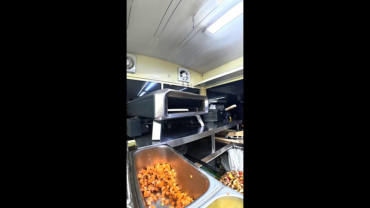 Fresh Pizza Never Gets Old |🔁 焼きたては飽きない | 2026-01-28 16:21:17