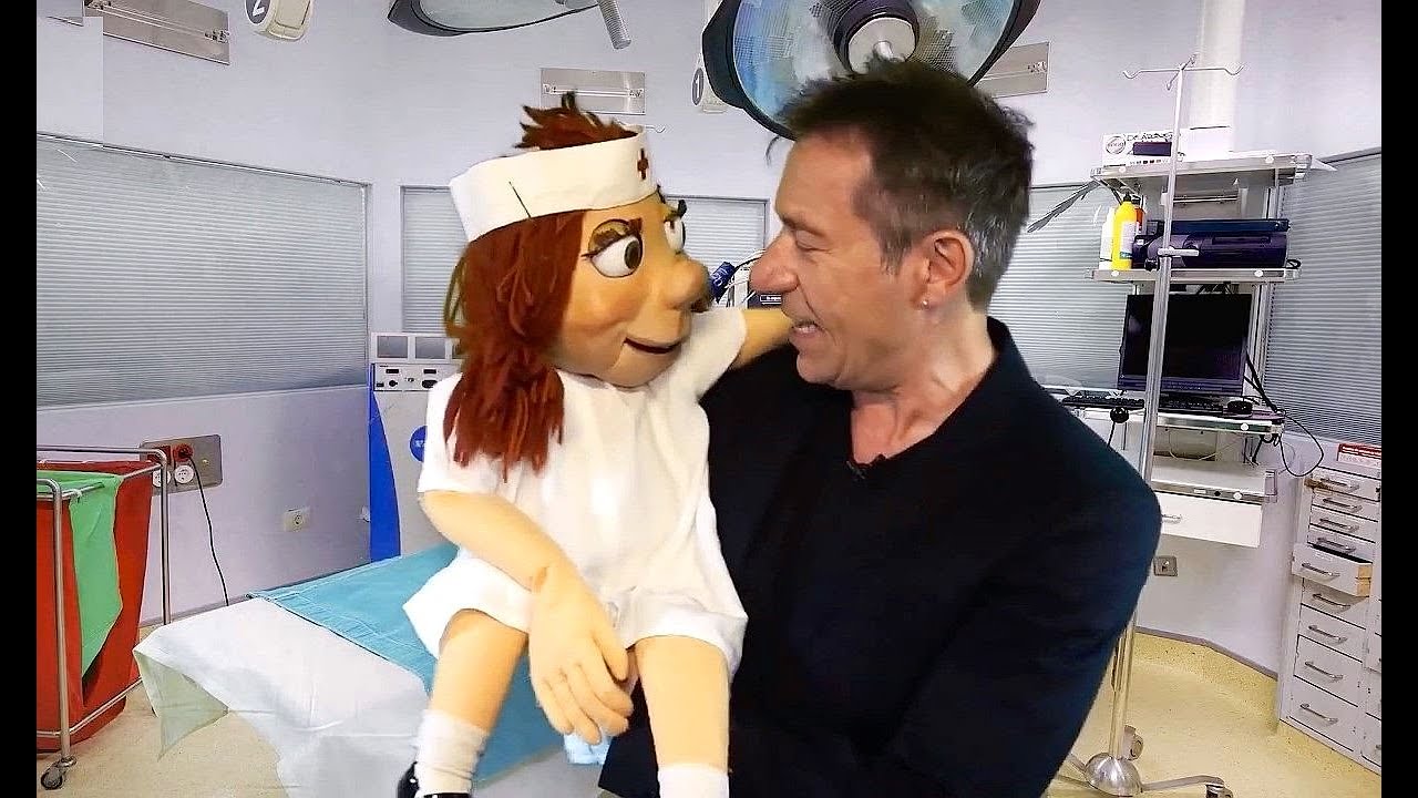 Krankenschwester Erna und Bauchredner Peter Moreno