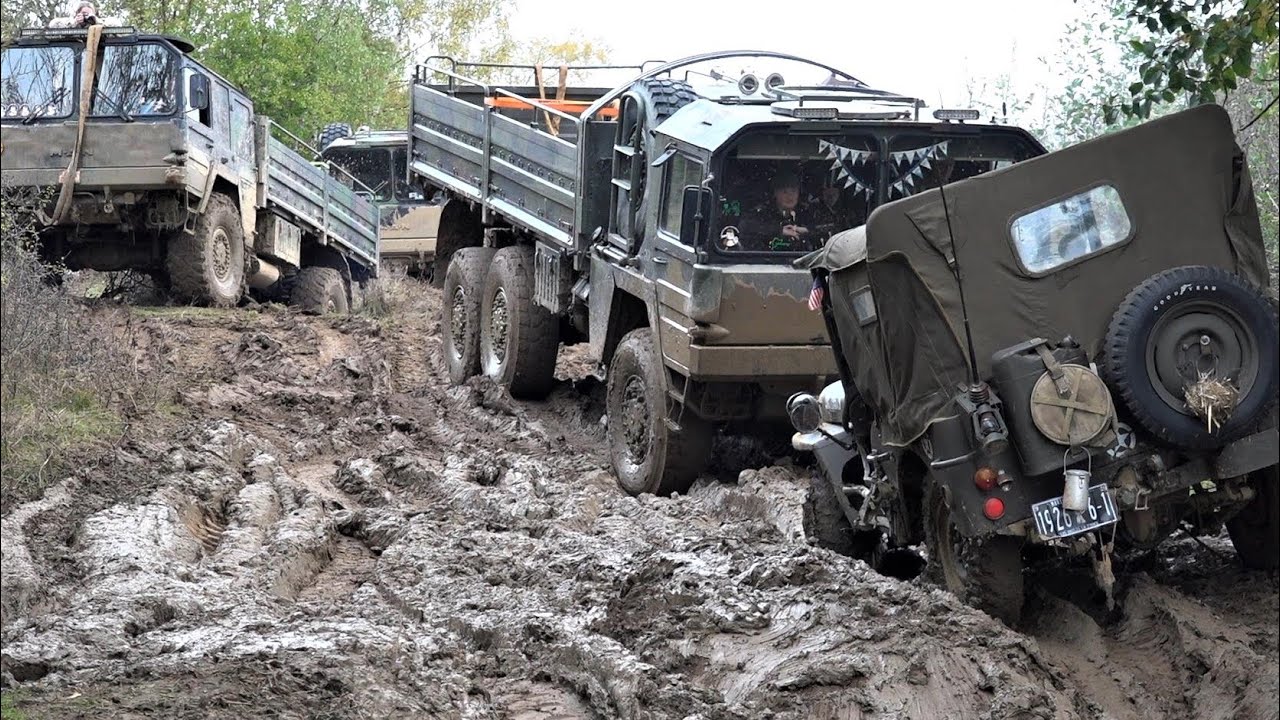 MAN KAT1 6x6 rettet einen Armee Jeep- Militärfahrzeugtreffen Schmidtenhöhe 29.10.2022