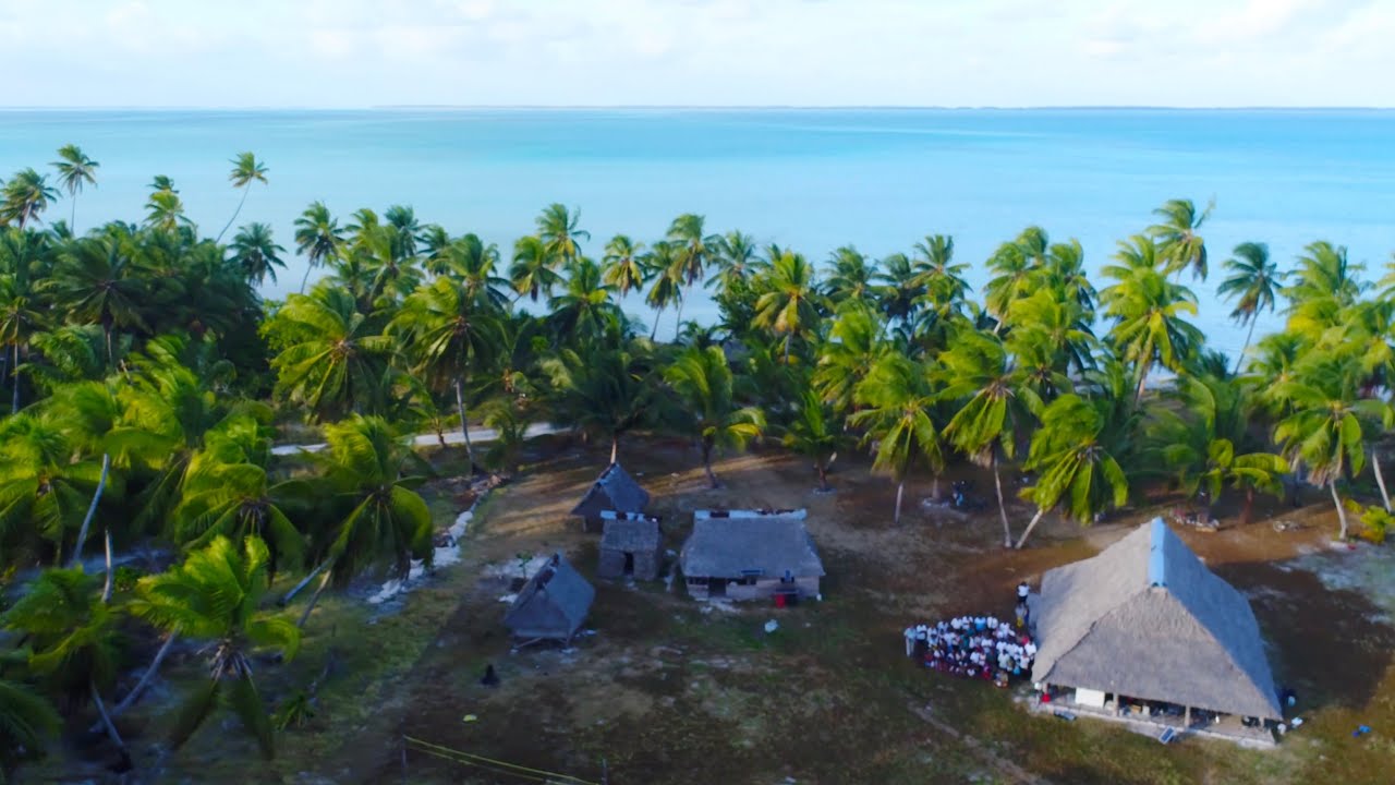 Traditional Kiribati Maneaba Gathering on Tabuaeran - 4K VLOG 128