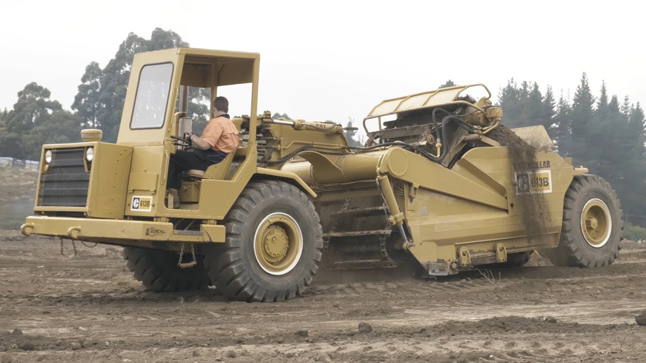 Vintage Caterpillar 613B Elevating Scraper