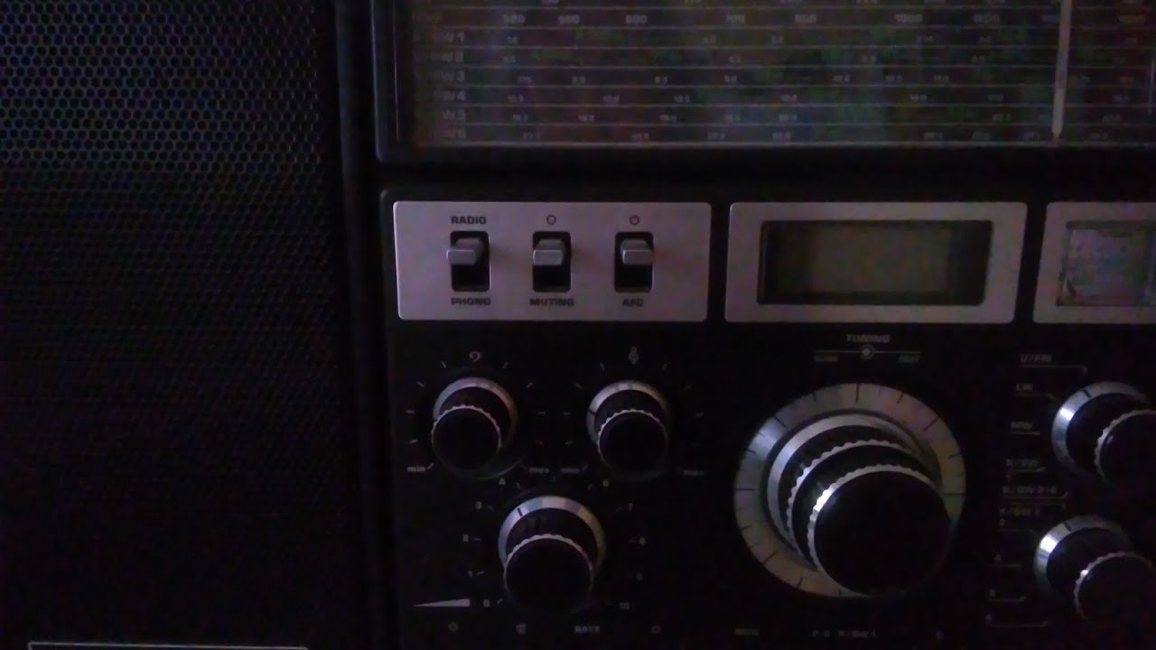 Test:  Funkamateur in SSB abhören !! auf 7550 Khz mit altem analog Grundig Radio 1400 Sat