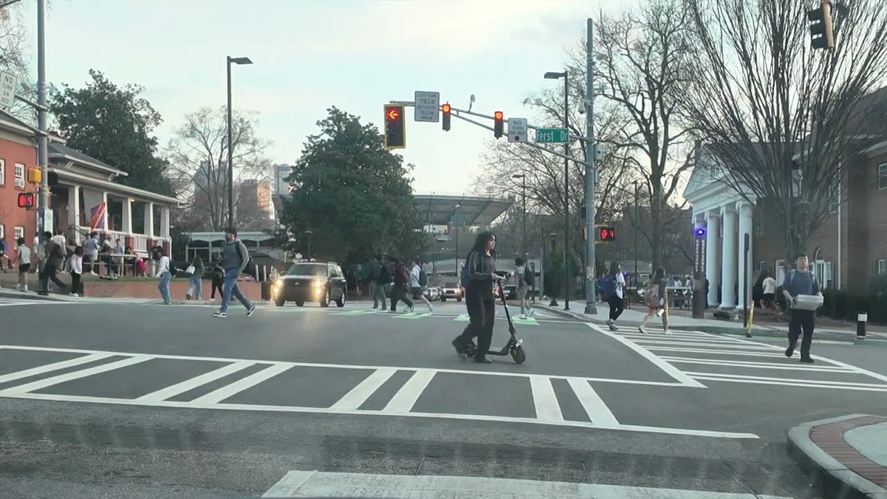 Driving Through Georgia Tech Student Apartments Area/开车经过佐治亚理工学生住宿区