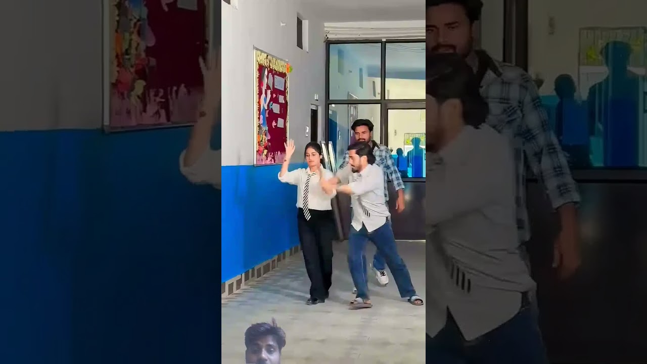 अपनी मोहब्बत की कहानी का  मैं अकेला सुबूत हूं  धोखा प्यार दर्द ये मोहब्बत की निशानी है