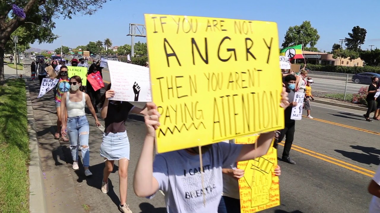 Protesters in Camarillo, California 
