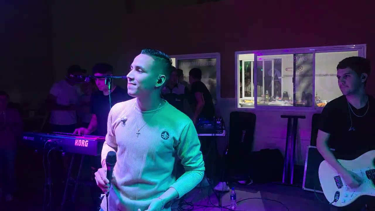 En vivo Luciano y su grupo en AY LU hermoso show isieron genios vinieron de  provincias de misiones