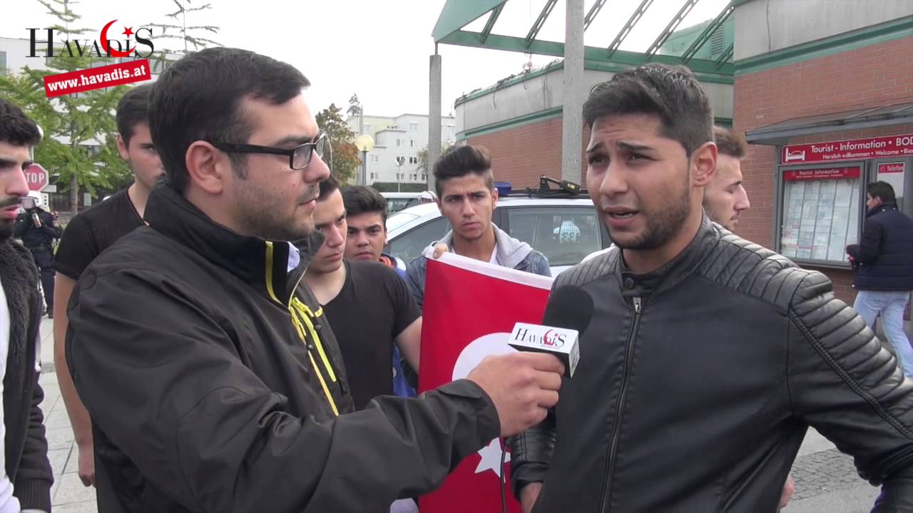 Bregenz'de korkulan oldu : Kobani protestosunda iki kişi bıçaklandı !