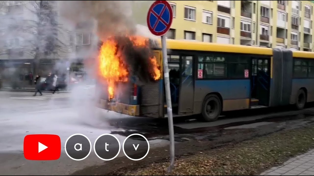 Nagy lángokkal égett a pécsi busz