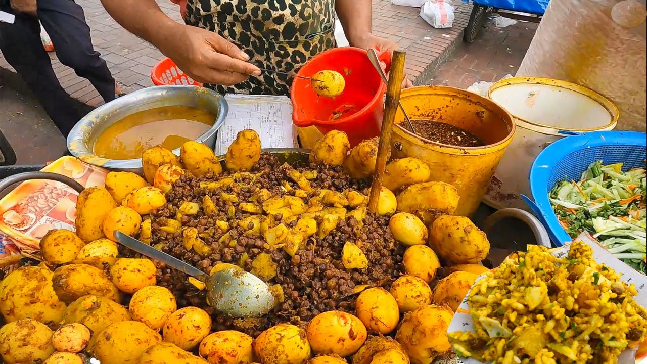 40 Taka Spicy Eggs Muri! Best Popular Bengali Delicious Afternoon Snacks Masala jhal Muri Vorta