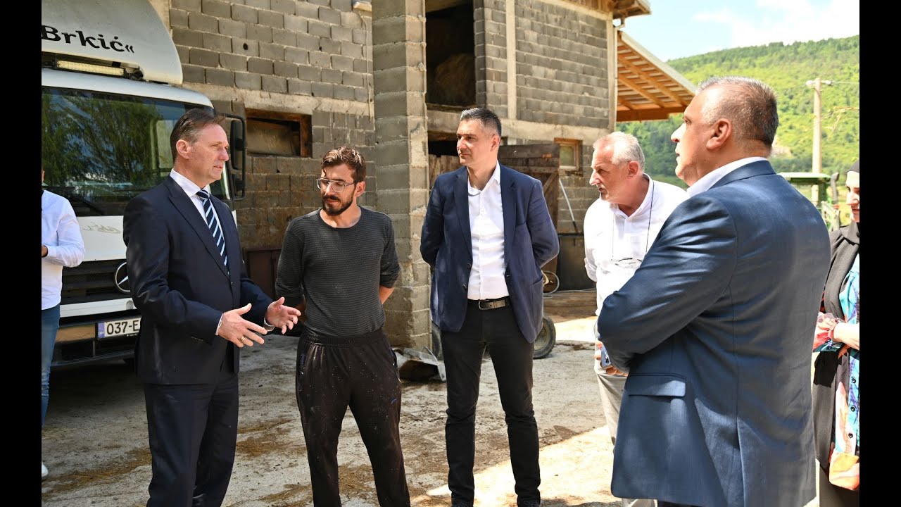 Ministar Hrnjić posjetio Donji Vakuf: Podrška lokalnim proizvođačima i mladim poljoprivrednicima