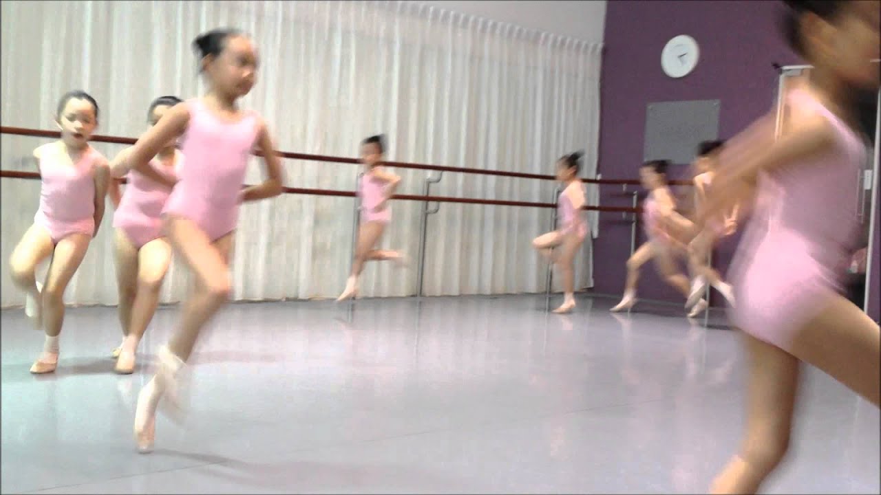 Ainsley RAD Ballet Grade 1 - Skips & Pony Galops (12)