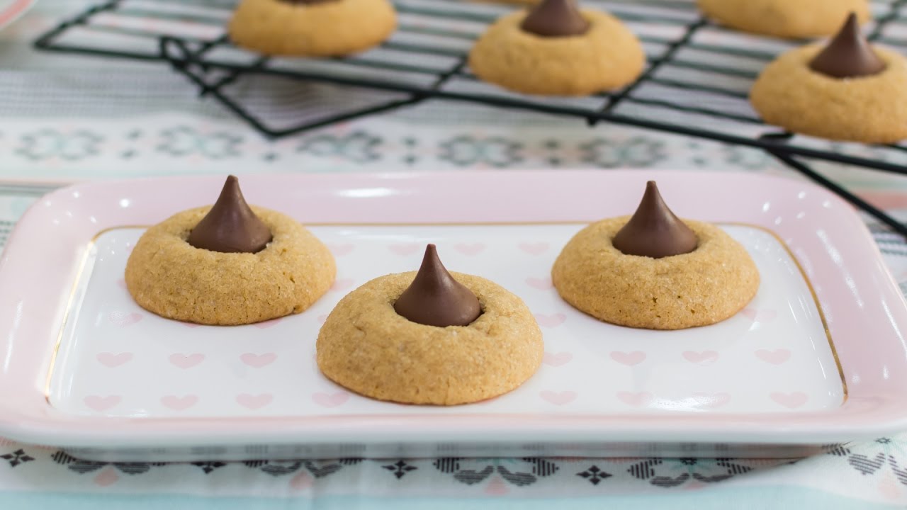 Peanut Butter Blossoms Cookies - Receta en un minuto - Mar&iacute;a Lunarillos | tienda & blog