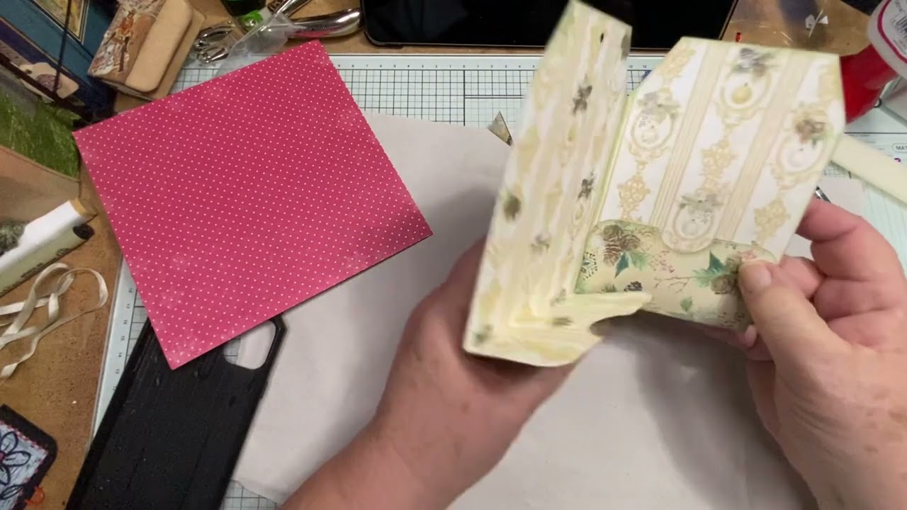A little festive tag folder