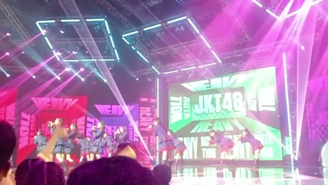 Heavy Rotation & Dream - JKT48 di acara HUT Indosiar 