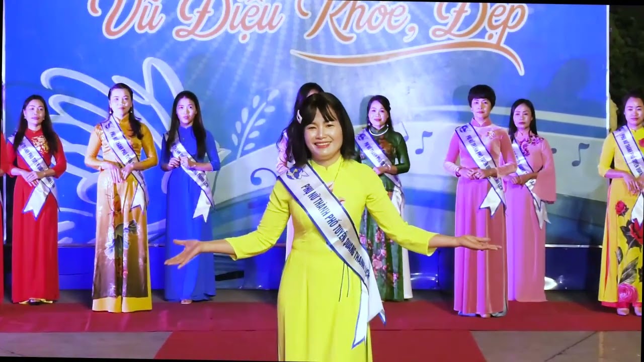 Trình Diễn Áo Dài Việt Nam năm 2024 / Nhóm BB Tp Tuyên quang
