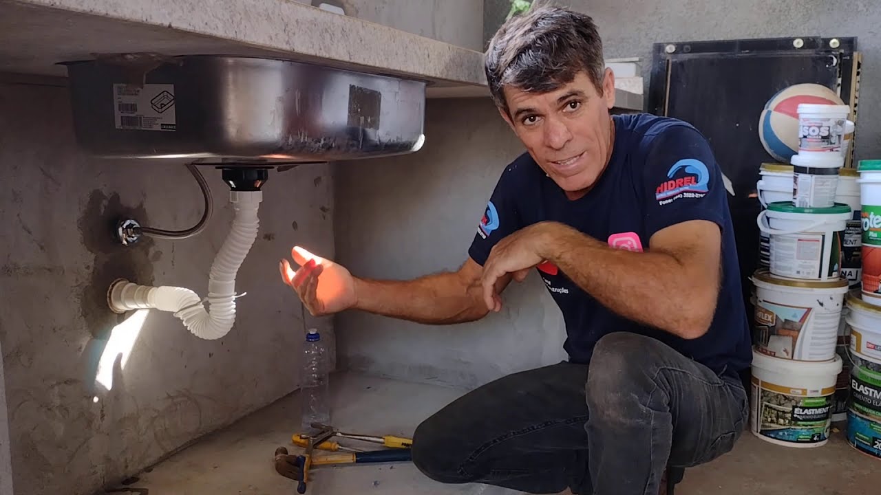 Como instalar torneira e sifão de pia de cozinha.