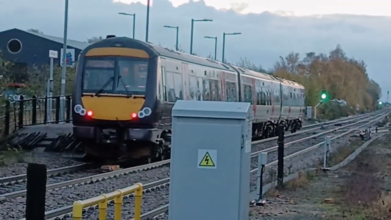 5min diesel multiple unit train video at Whittlesey 12/11/2025. 