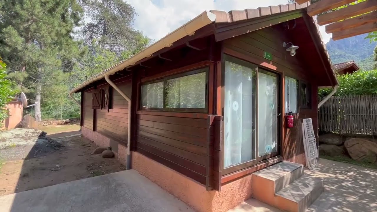 🌲D&eacute;couvrez le Charme d'un Chalet Confortable au Camping Funtana a l'Ora en Corse!🌲
