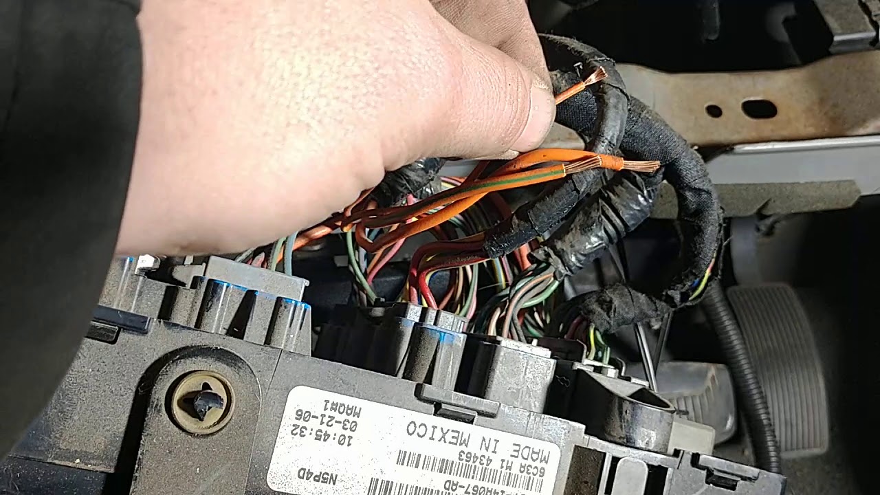 2006 Ford Super Duty upfitter aux switches explained