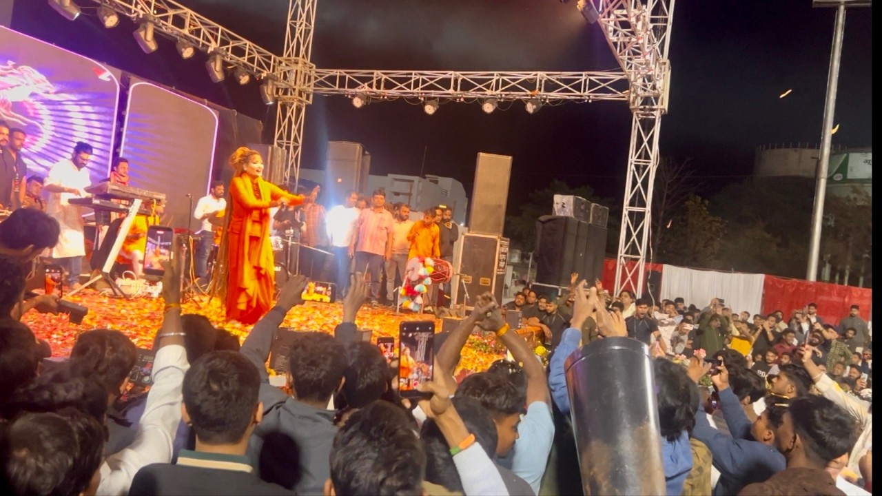 Shehnaz Akhtar Bhajan on stage Maha Shivratri