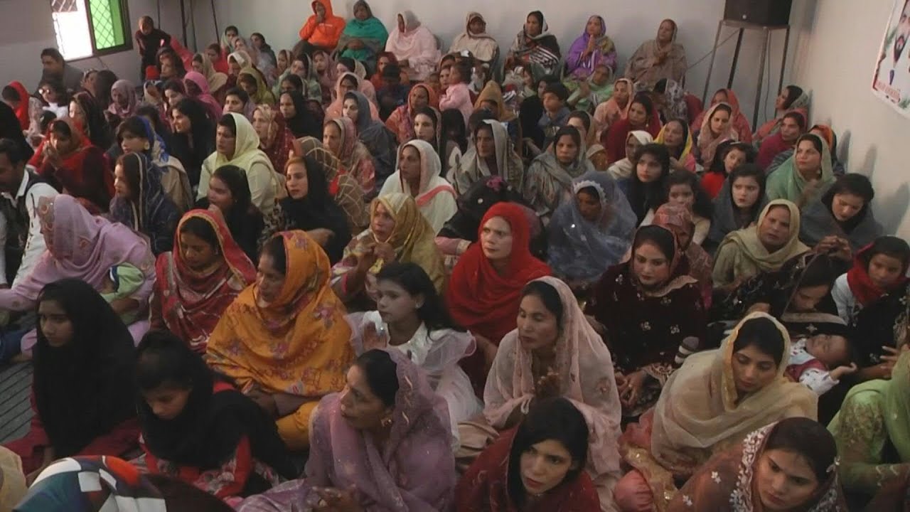Pakistan: Christians mark Christmas at churches rebuilt after blasphemy riots | AFP