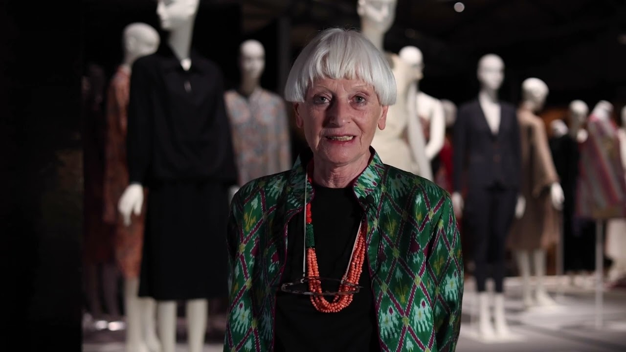 Il Museo del Tessuto di Prato dedica una grande mostra allo stilista pioniere Walter Albini