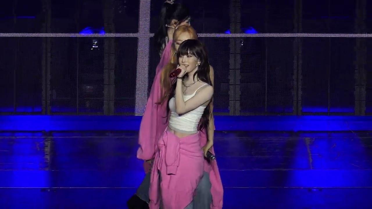 250304  Aespa - SYNK : PARALLEL LINE in Paris : Hold on Tight @ Zenith