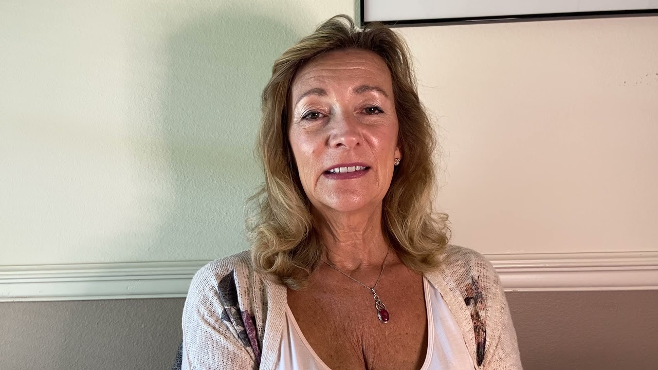 Testimonial indoors with Mactrem LED Ring Light and i-phone 11