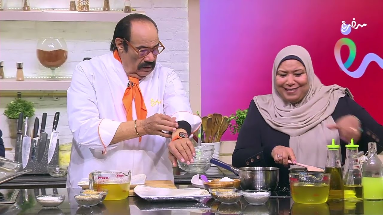 كل واحد يبص في ورقته.. المتسابقين مركزين جدا وهما بيعملوا الجلاش بالكنافة | الشيف شربيني