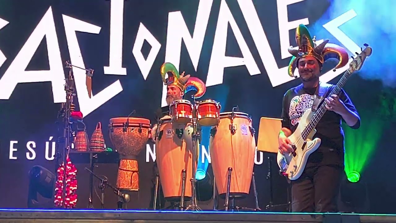 4 Suites de Momo. Tú, me llamas Irracional
