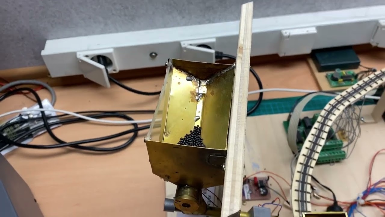 Automatische H0 Schotterverladung und Entladung des MBC