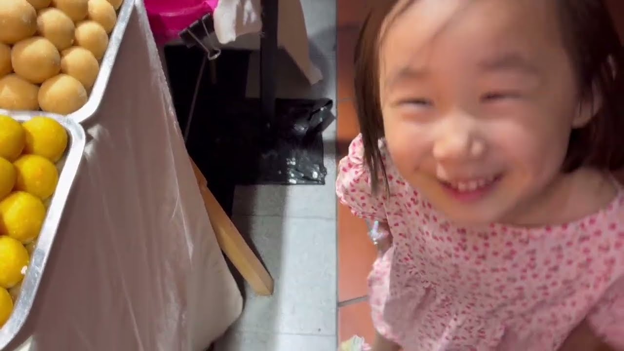 말레샤 한국인꼬마의 저녁쇼핑몰 놀이-인디안 디저트가 이렇게 맛있다구우!