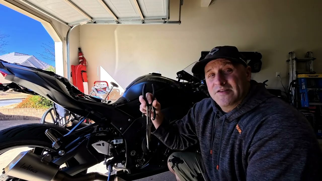 Установка воздушного фильтра BMC на мотоцикл Ninja ZX10R 2024 года (с забавными моментами).