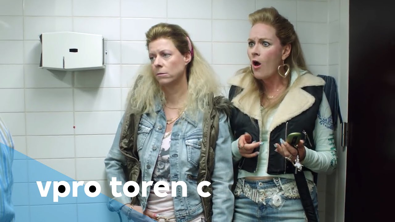 Pubermeisjes als toiletdames - Toren C