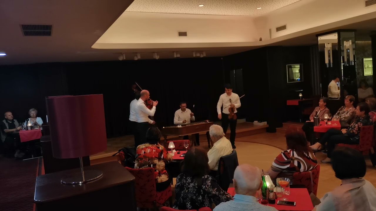 CM Vincúch - hraní na hotelu Alexandrie (24.5. 2022)