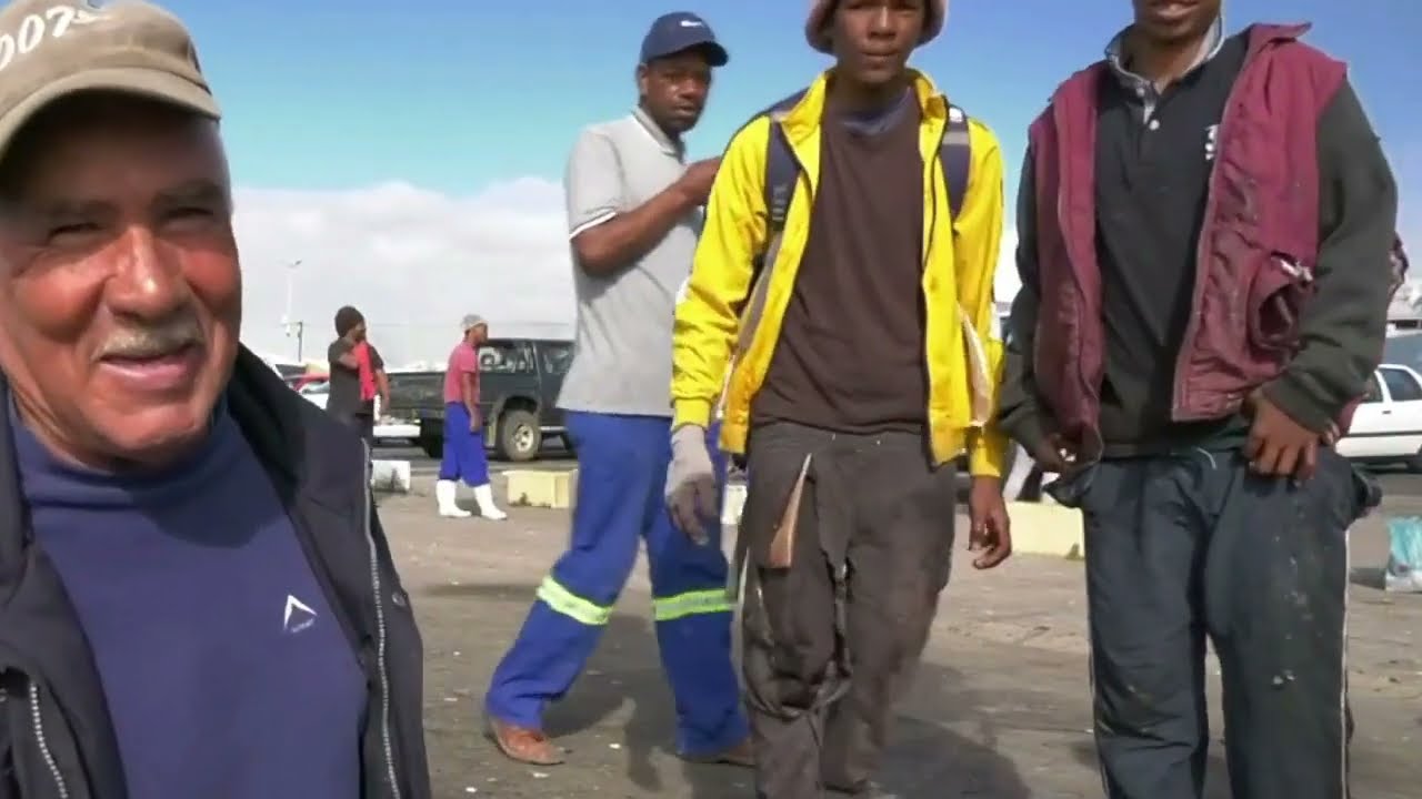 Vlog 03 - Snoek and the community/Typical day in st helena bay harbor when its snoek season.