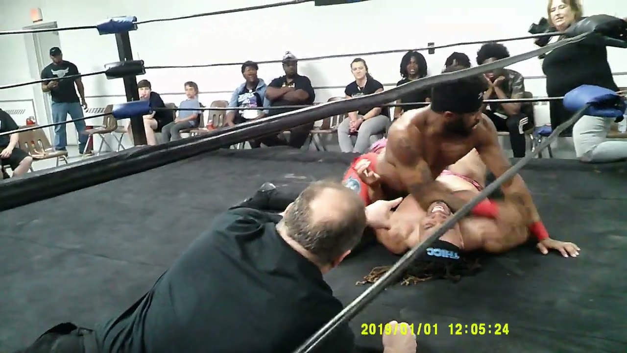 Isaiah Moore vs Lamario Starr